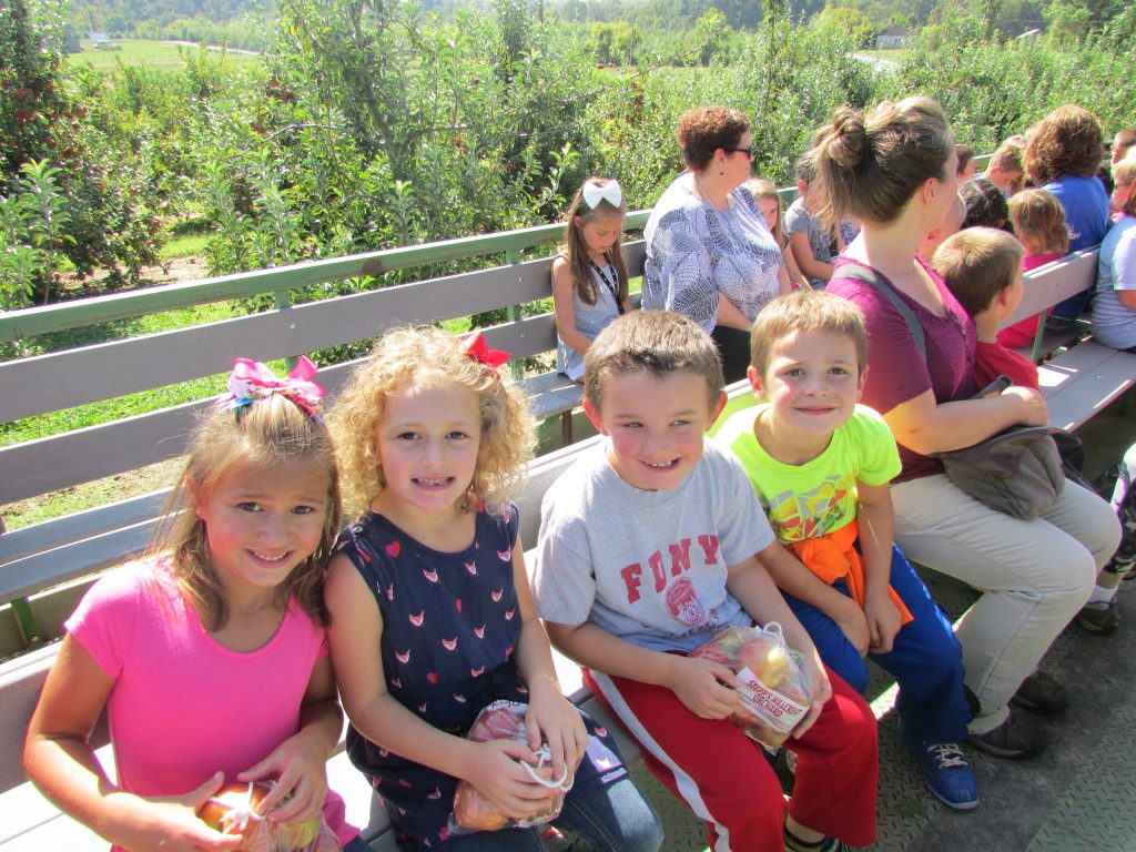1st Grade Field Trip to Stepp Apple Orchard Bethel Elementary School